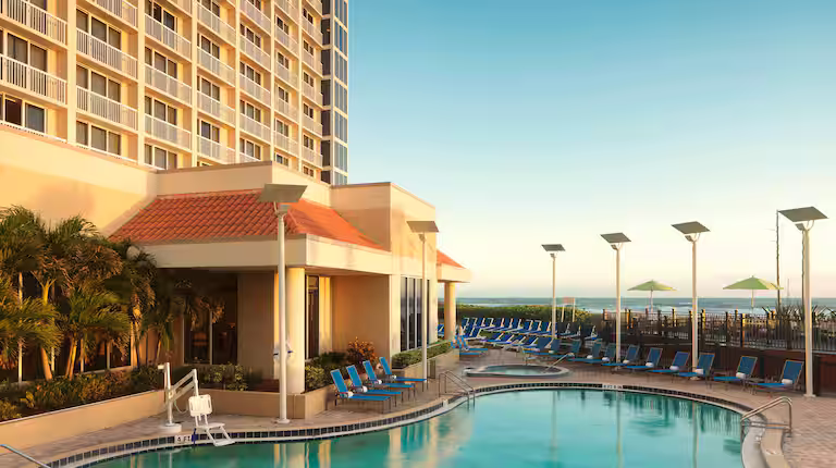 12.-hilton-melbourne-pool-morning.png
